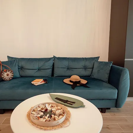 Pool Infinity & Parking *